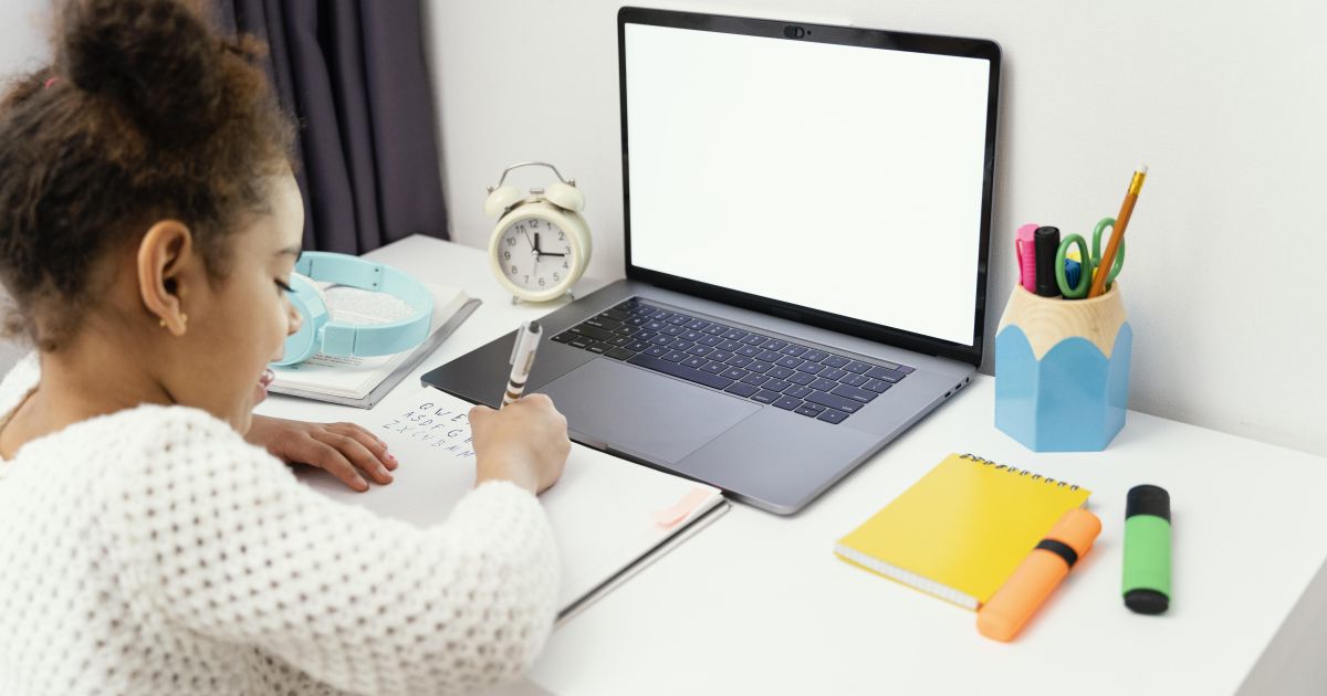 IA na sala de aula: tecnologia estimula o aprendizado ou apenas entrega respostas?