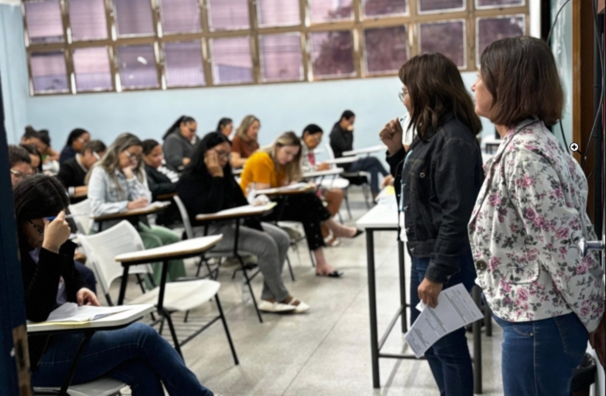 IBGE abre seleção com mais de 8 mil vagas e salários de até R$ 4 mil