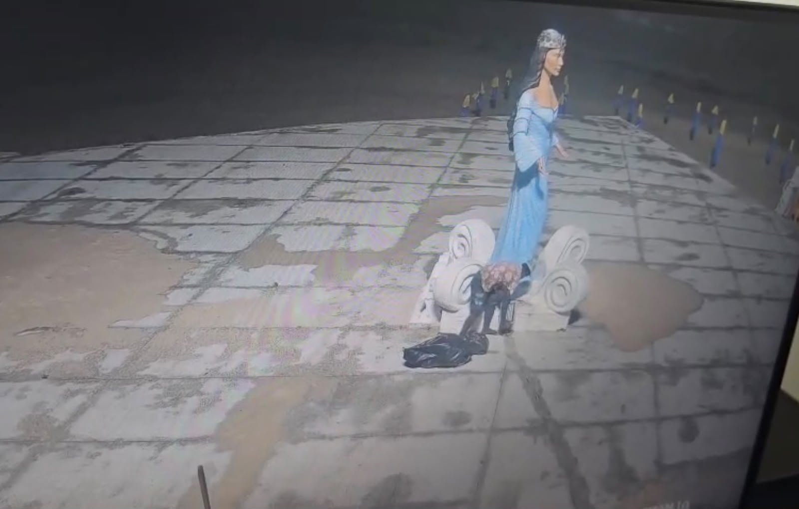 Secretaria Municipal de Serviços Urbanos registra furto de iluminação da estátua de Iemanjá pela terceira vez na Praia do Meio
