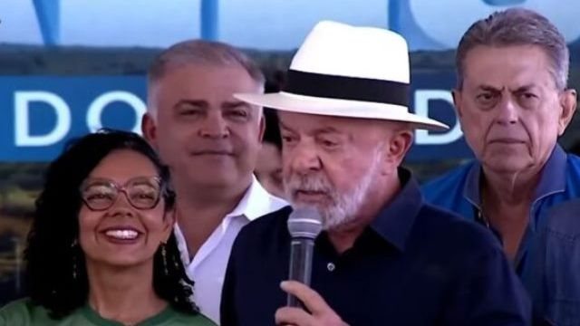 Rompimento em obra de transposição do Rio São Francisco ocorre um dia após inauguração pelo governo Lula