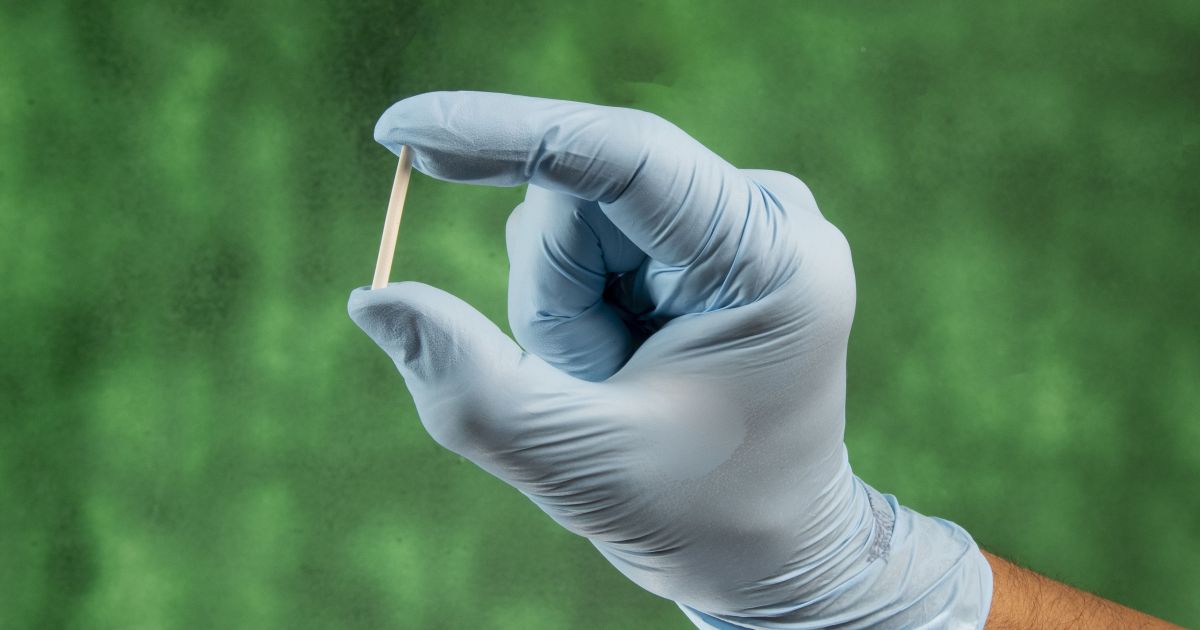 Implantes hormonais dividem entidades médicas após restrições do CFM