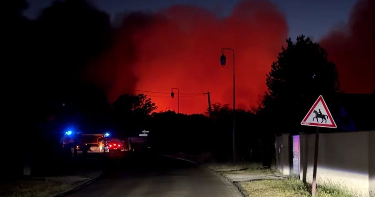 Incêndio florestal atinge 16 hectares e interdita rodovia A6 em Paris