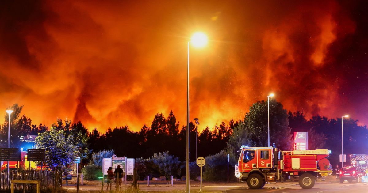 Incêndio florestal na França força a evacuação de 110 mil pessoas em Bordeaux