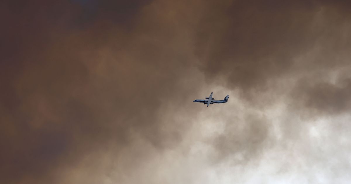 Incêndio em Fontainebleau consome floresta enquanto onda de calor castiga a Europa