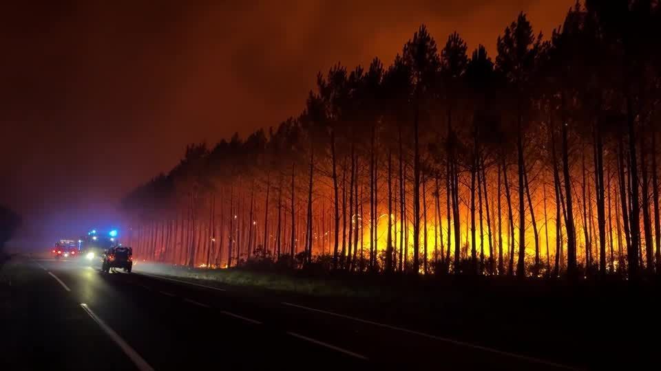 Incêndios forçam evacuação em massa na França