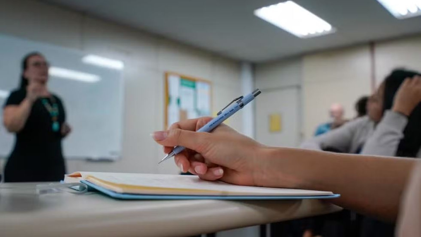 Educação financeira em escolas avança no Senado com ensino transversal