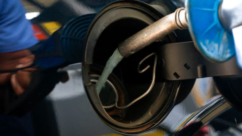 Governo propõe mais etanol na gasolina; quais os impactos?