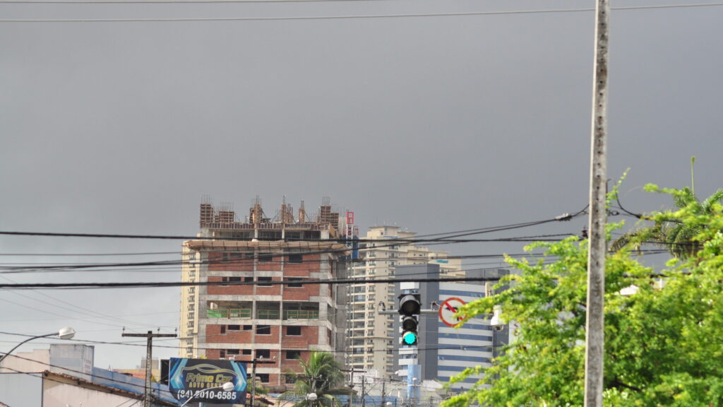 Inmet emite alerta amarelo para chuvas em 111 municípios potiguares