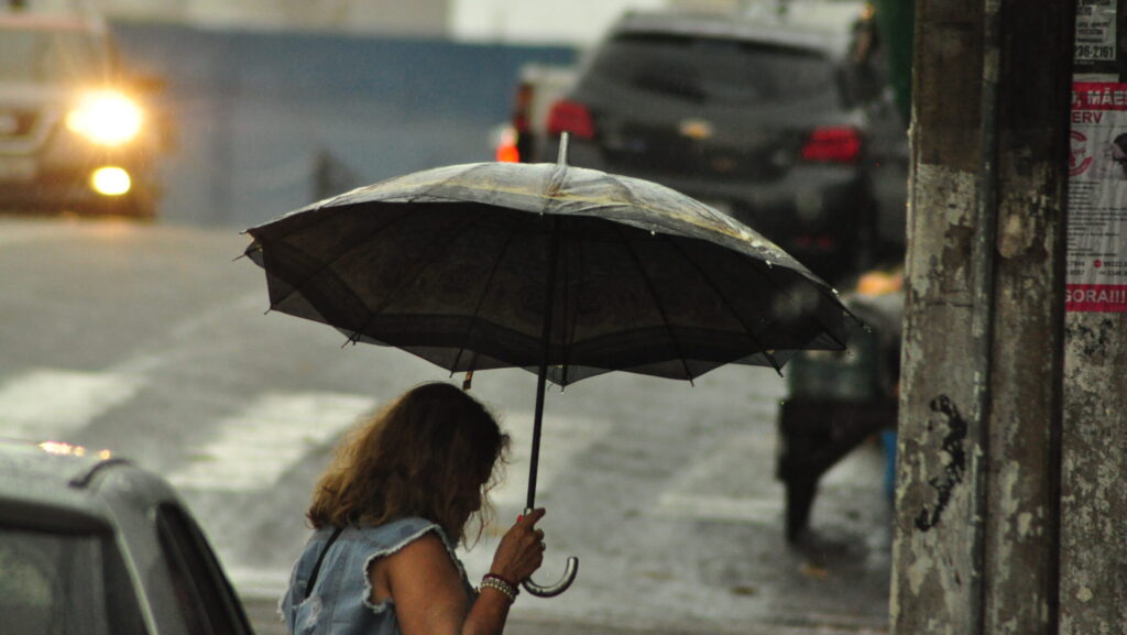 Inmet prevê pancadas de chuva em todas as regiões do país nesta quinta e sexta-feira