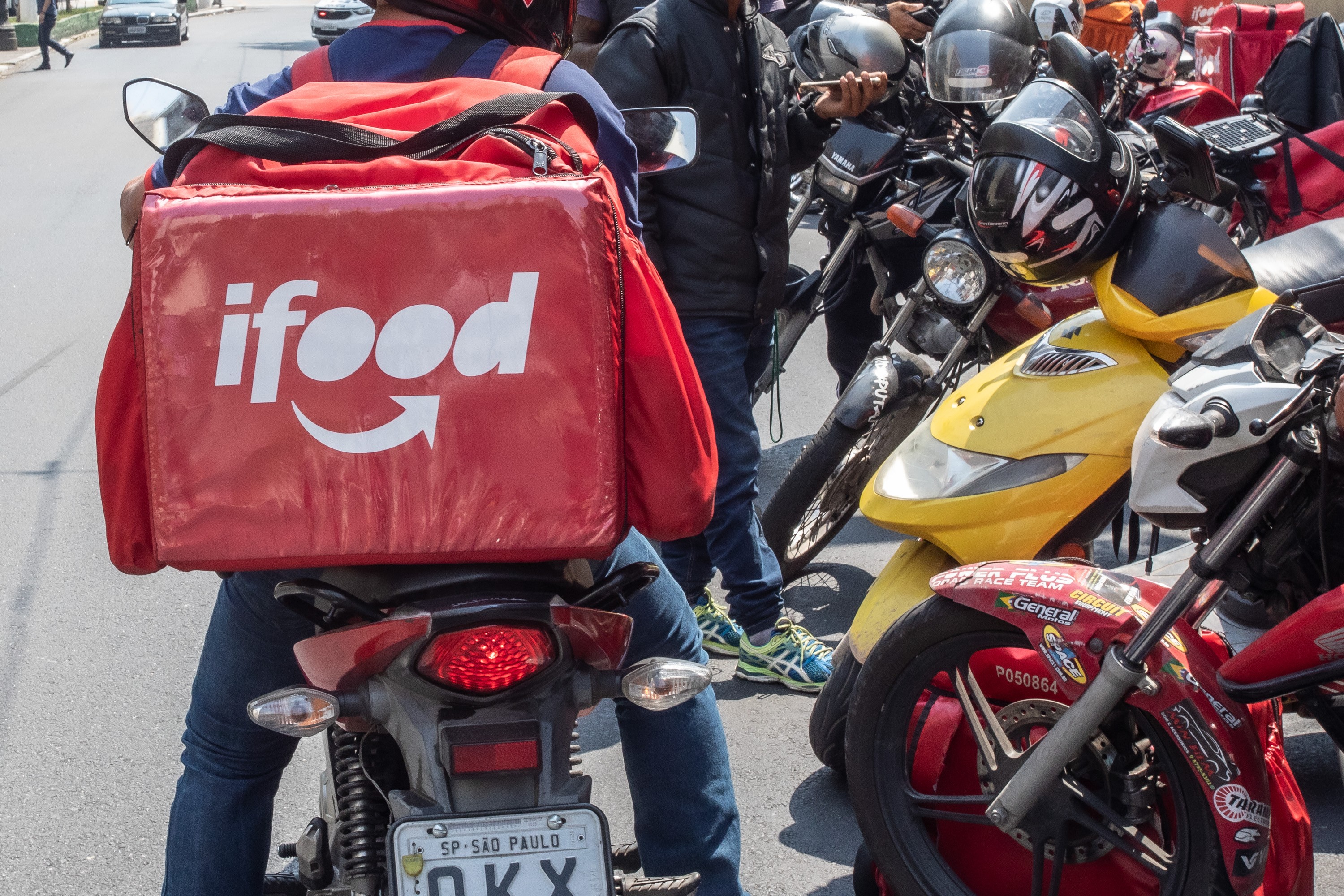 Justiça do Trabalho ordena que INSS analise benefícios de entregadores do iFood