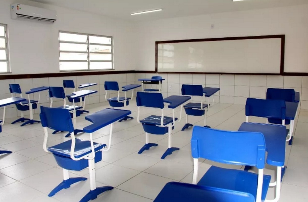 Justiça garante auxílio-acidente a professora com disfonia em MG