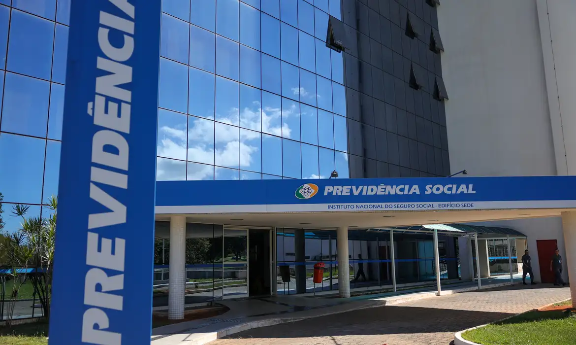 INSS inicia pagamento da segunda parcela antecipada do 13º salário nesta segunda-feira, 25 de maio de 2026
