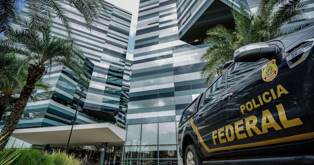 Eurasia aponta que denúncias de corrupção geram desgaste para Luiz Inácio Lula da Silva e Flávio Bolsonaro