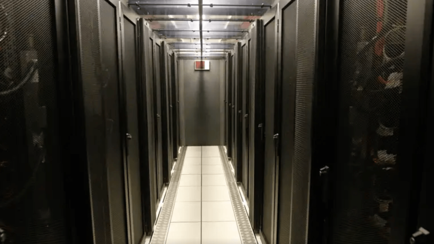 FGV aponta investimento de R$ 25 bilhões para data center de 100 MW focado em IA