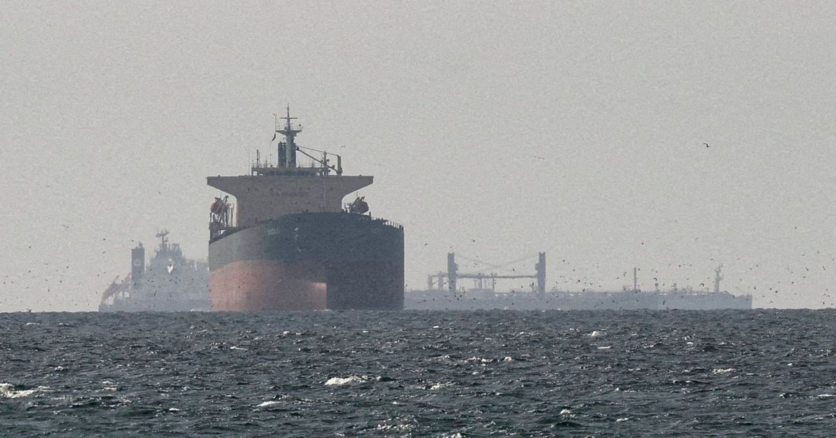 Irã afirma que 25 embarcações cruzaram o Estreito de Ormuz em 24 horas