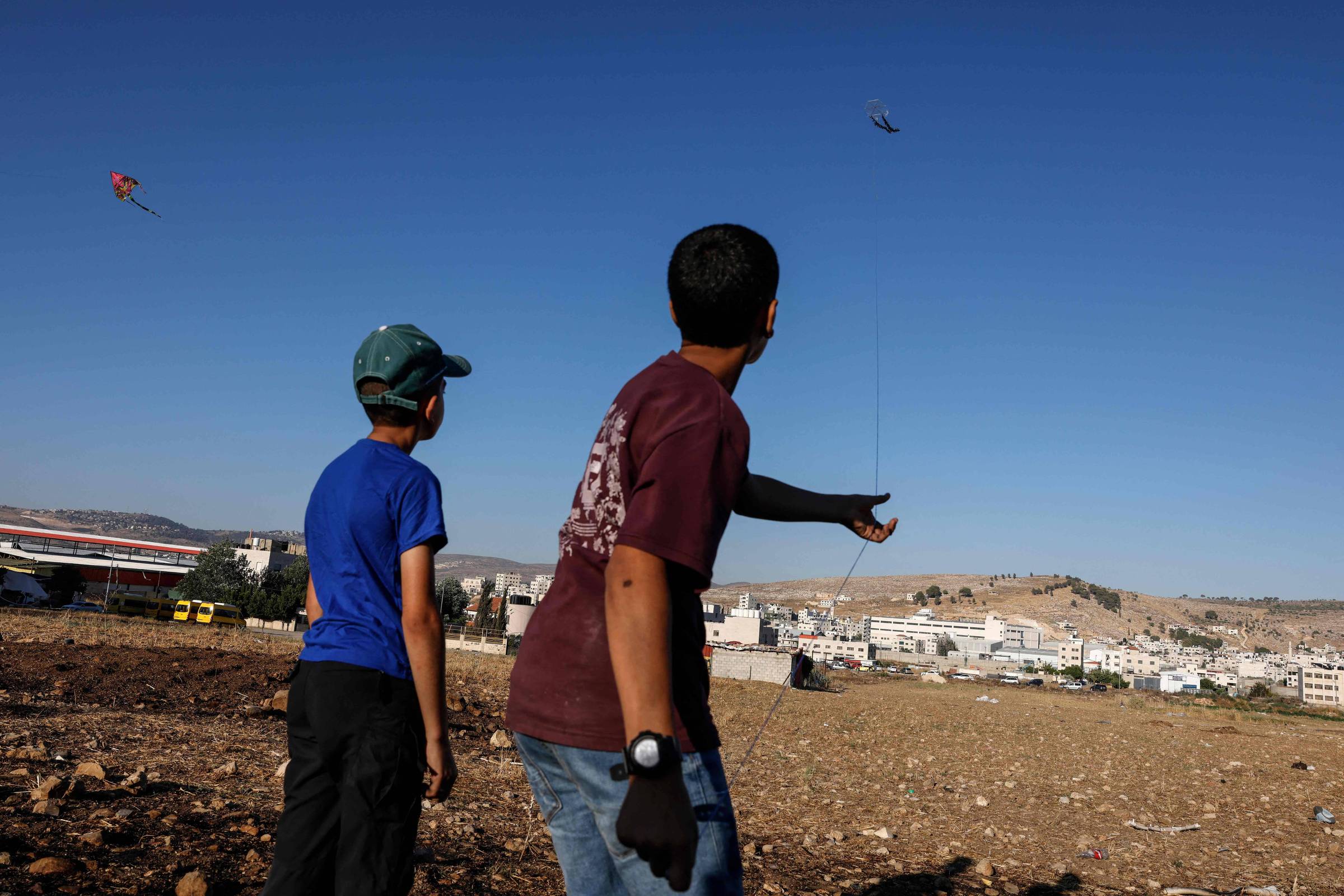 Israel ataca Faixa de Gaza após tensão por lançamentos de objetos