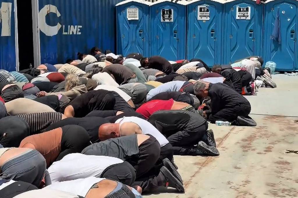 Israel deporta ativistas de flotilha após vídeo chocante desencadear crise diplomática