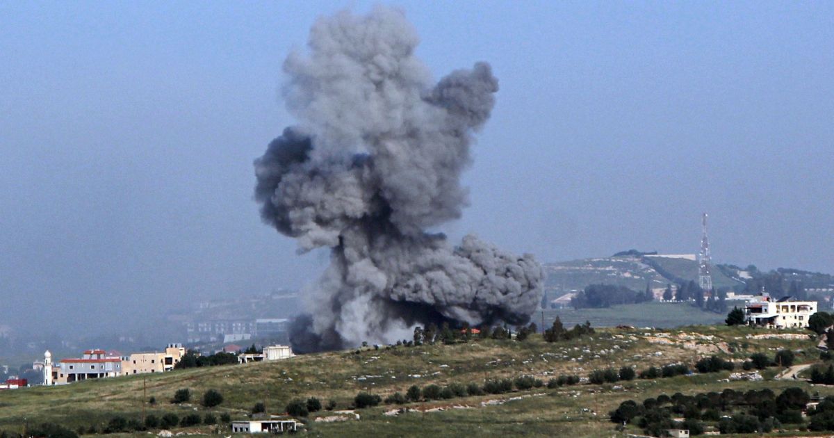 Israel ataca mais de 100 alvos do Hezbollah no Líbano em escalada noturna