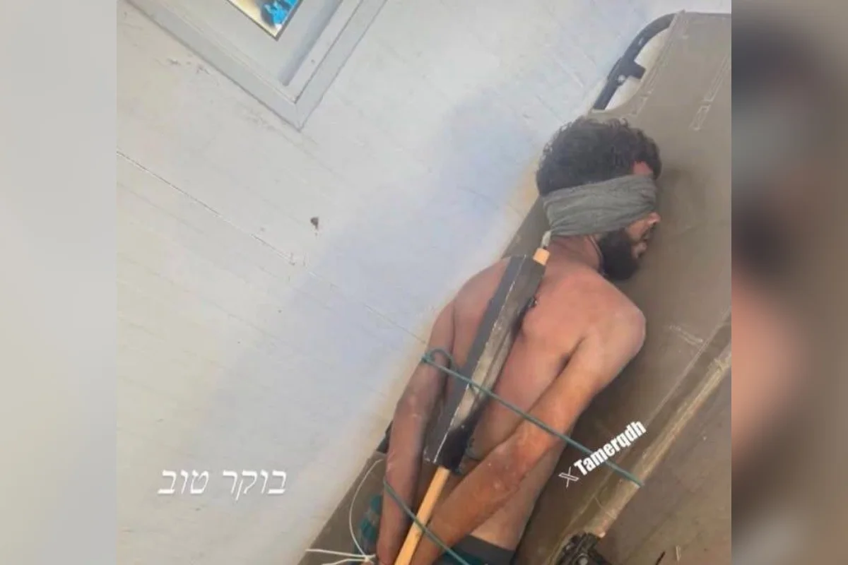 Exército de Israel apura tortura após foto de prisioneiro viralizar