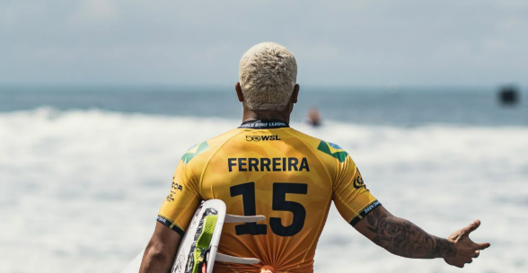 Italo Ferreira avança às oitavas de final da etapa de El Salvador da WSL