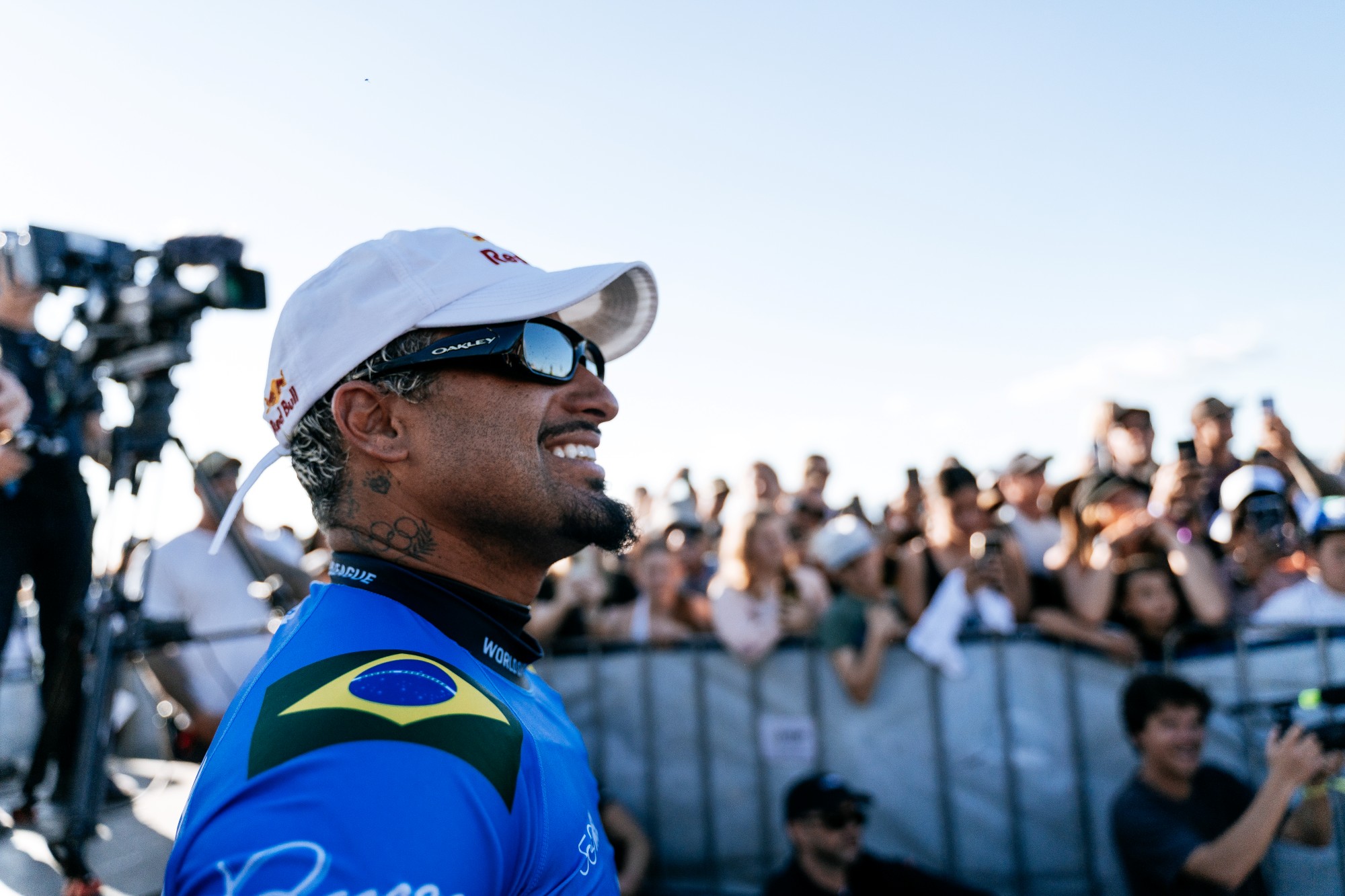 Italo Ferreira vence etapa da Nova Zelândia e assume liderança do Mundial de Surfe