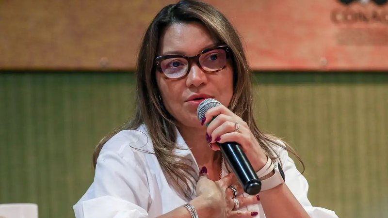Primeira-dama Janja desembarca no RN para ato de combate à violência contra mulheres