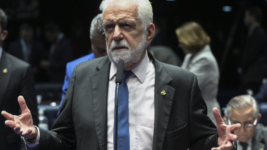 Jaques Wagner avalia permanência no governo após ser alvo da Compliance Zero