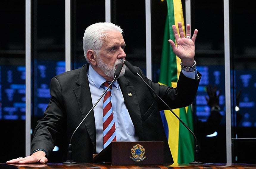 Jaques Wagner deixa liderança do governo após ação da PF