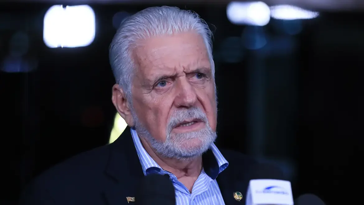 Jaques Wagner nega repasse financeiro do Banco Master, mas admite acordo para compra de imóvel