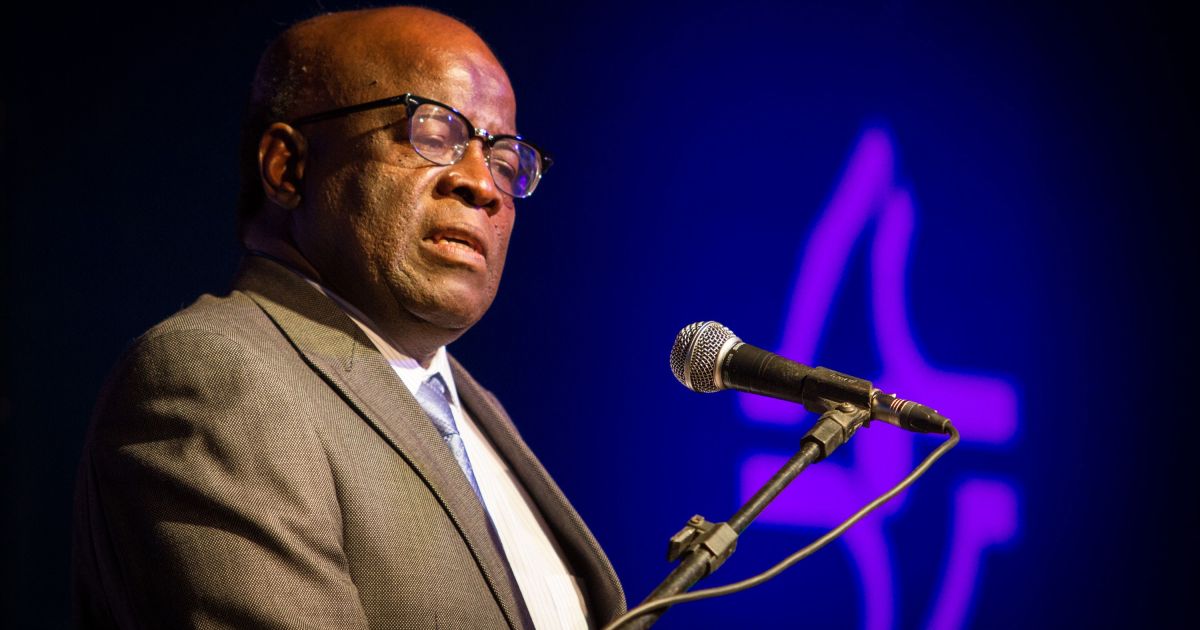 Joaquim Barbosa cria perfis e estuda candidatura ao Planalto