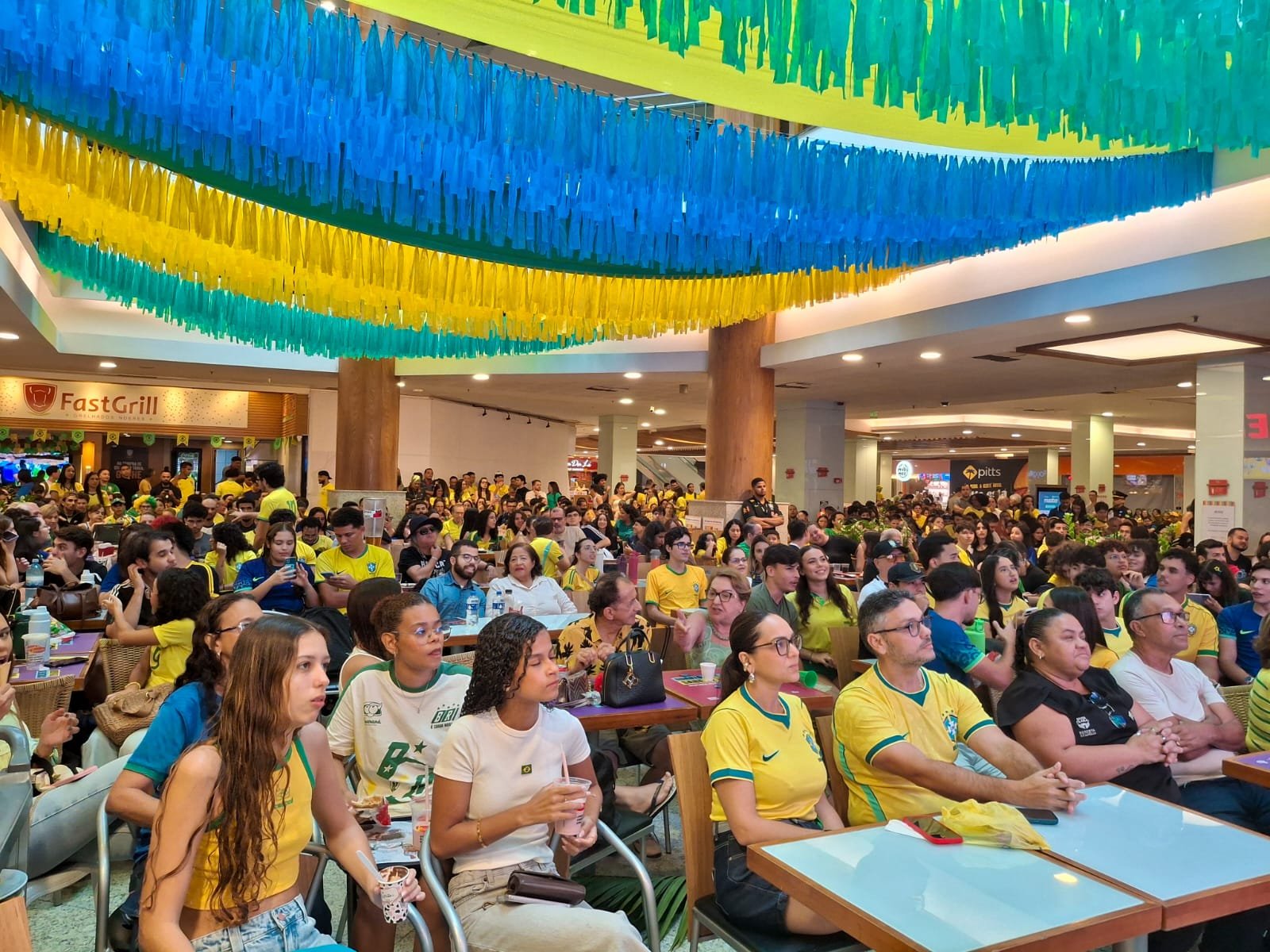 Natal Shopping exibe jogo do Brasil contra Noruega com música e atrações
