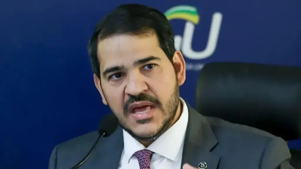 Jorge Messias sinaliza saída da AGU após derrota no Senado por vaga no STF