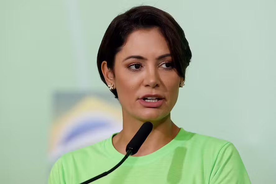Jornal britânico aponta vídeo de Michelle como revés para campanha de Flávio Bolsonaro