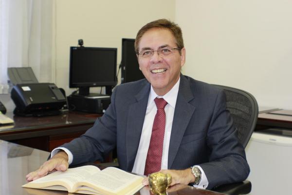 Juiz Ivan Lira de Carvalho é nomeado desembargador federal do TRF5 pelo presidente Lula