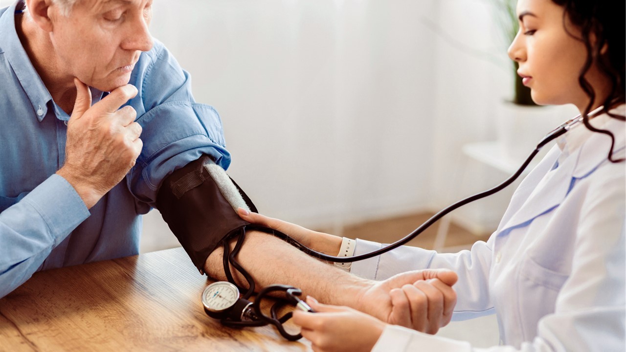 Hipertensão sem sintomas pode causar AVC e infarto, alerta médico em Cuiabá