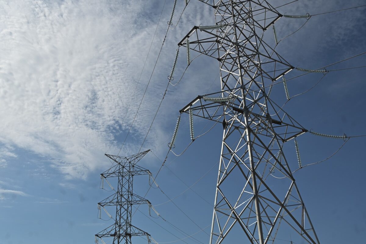 Justiça Federal derruba suspensão de leilão de energia que pode encarecer conta de luz
