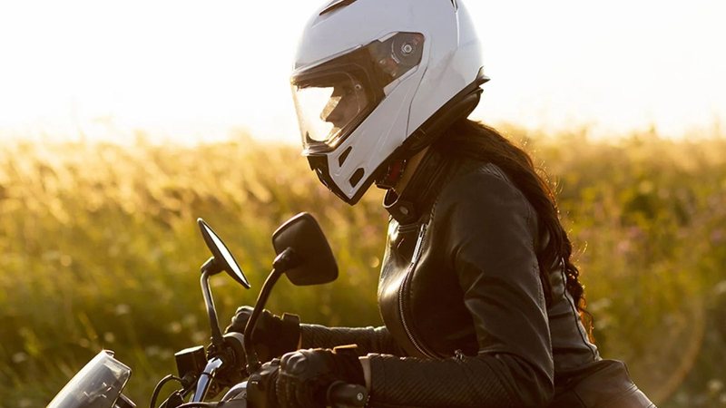 Justiça condena Estado do RN a indenizar mulher por leilão indevido de moto apreendida