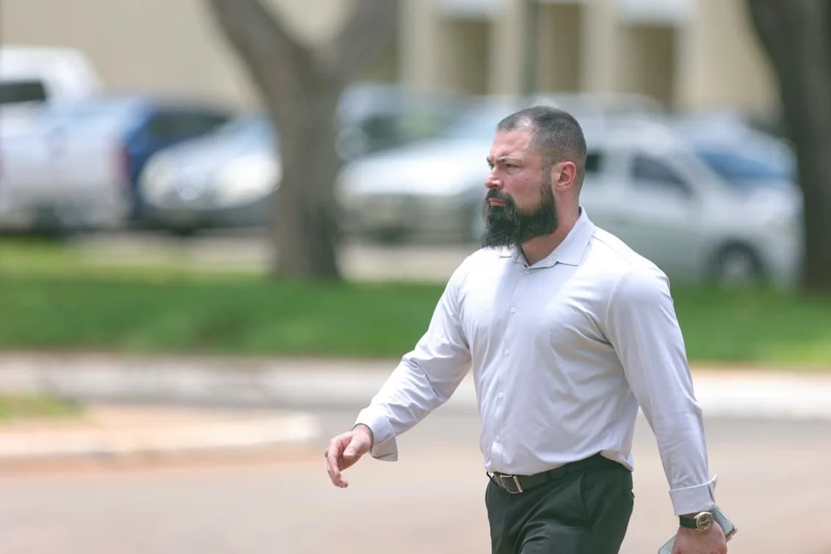 Justiça condena Paulo Bilynskyj por associar PT ao narcotráfico