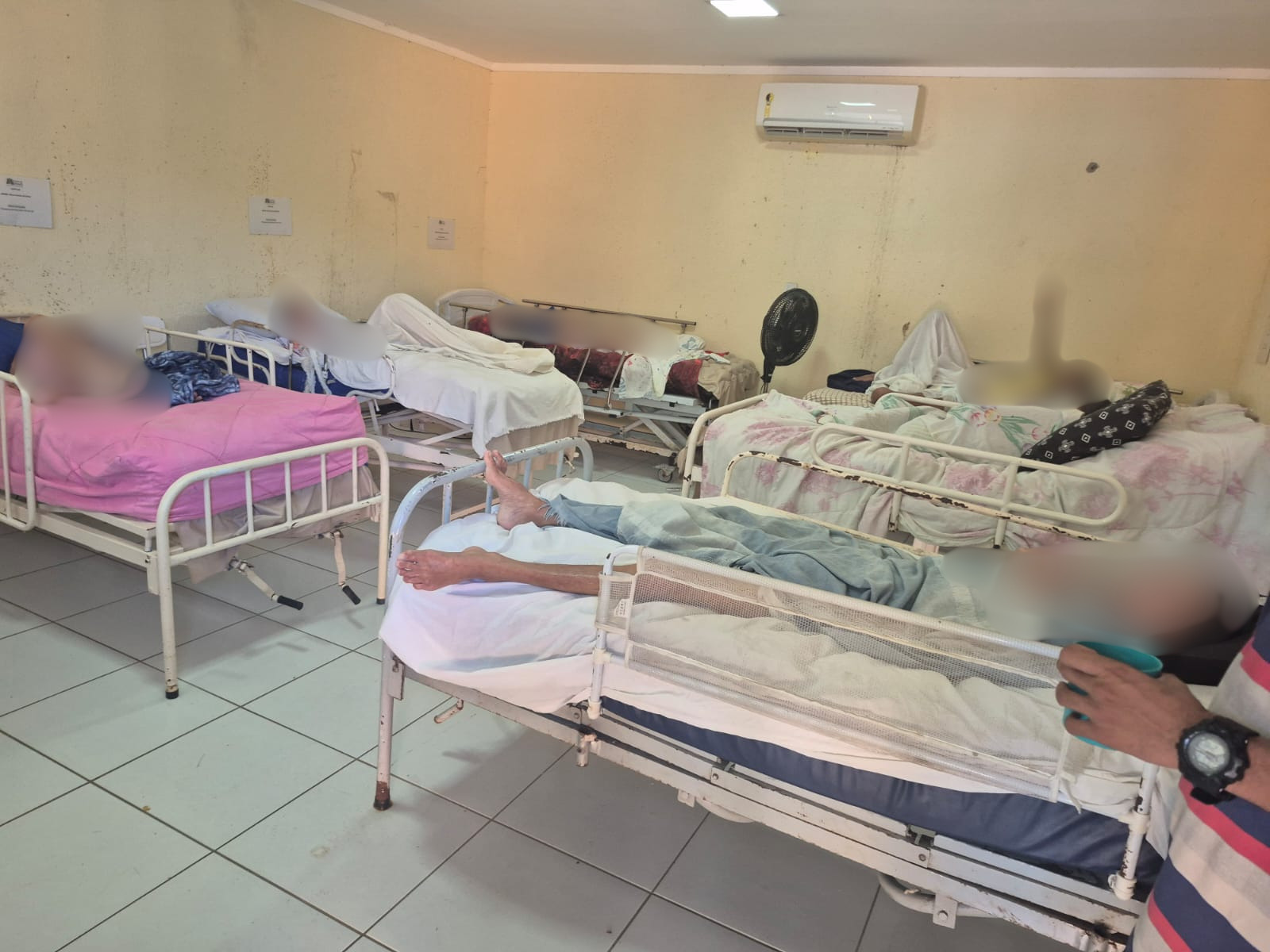Justiça determina intervenção em abrigo para idosos por maus-tratos e negligência