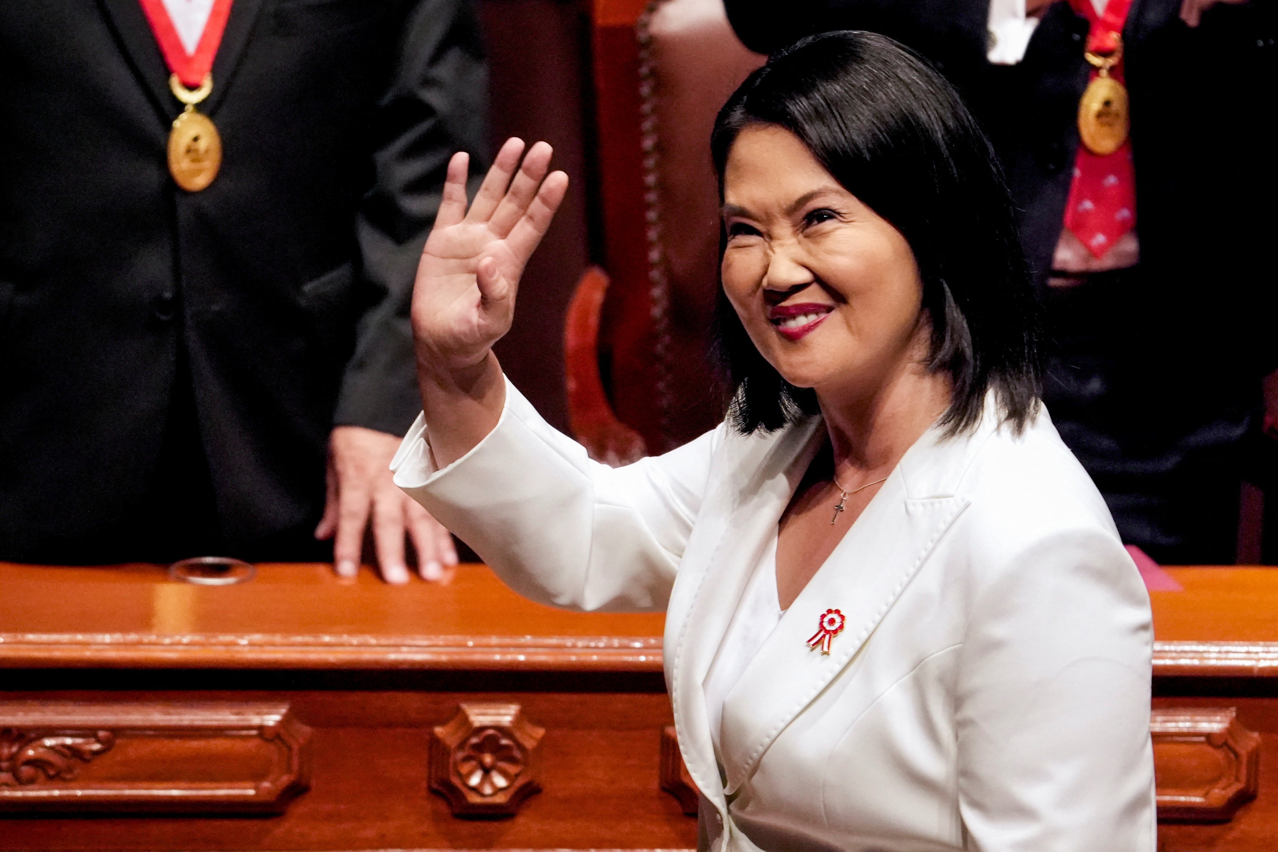 Keiko Fujimori assume a Presidência do Peru em sessão solene no Congresso