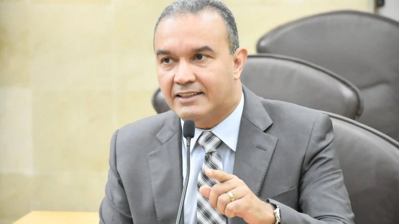 Kelps Lima nega desistência da disputa e diz que pré-candidatura incomoda adversários