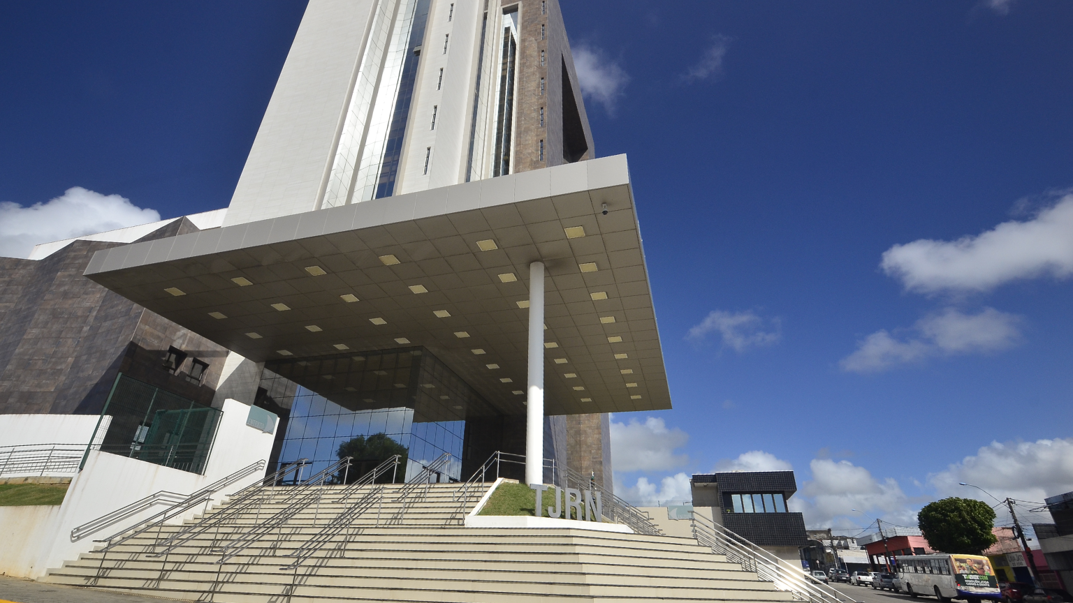 Tribunal de Justiça do RN suspende julgamento sobre pensões a artistas