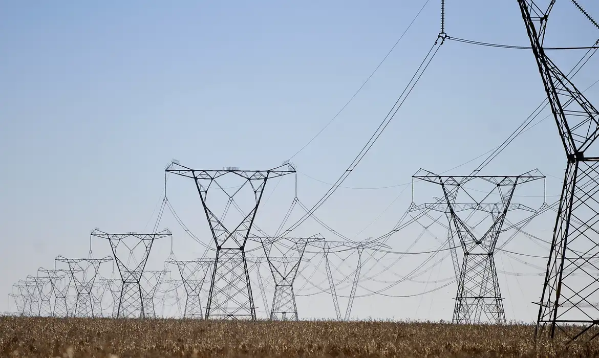 Justiça Federal suspende leilão de energia de R$ 515 bilhões por inconsistências