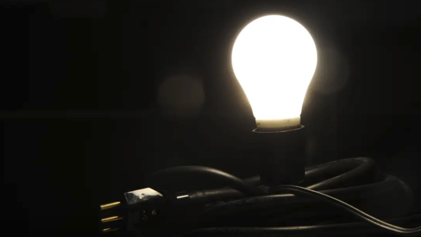 Aneel estima R$ 2,3 bilhões a mais na conta de luz até abril de 2027
