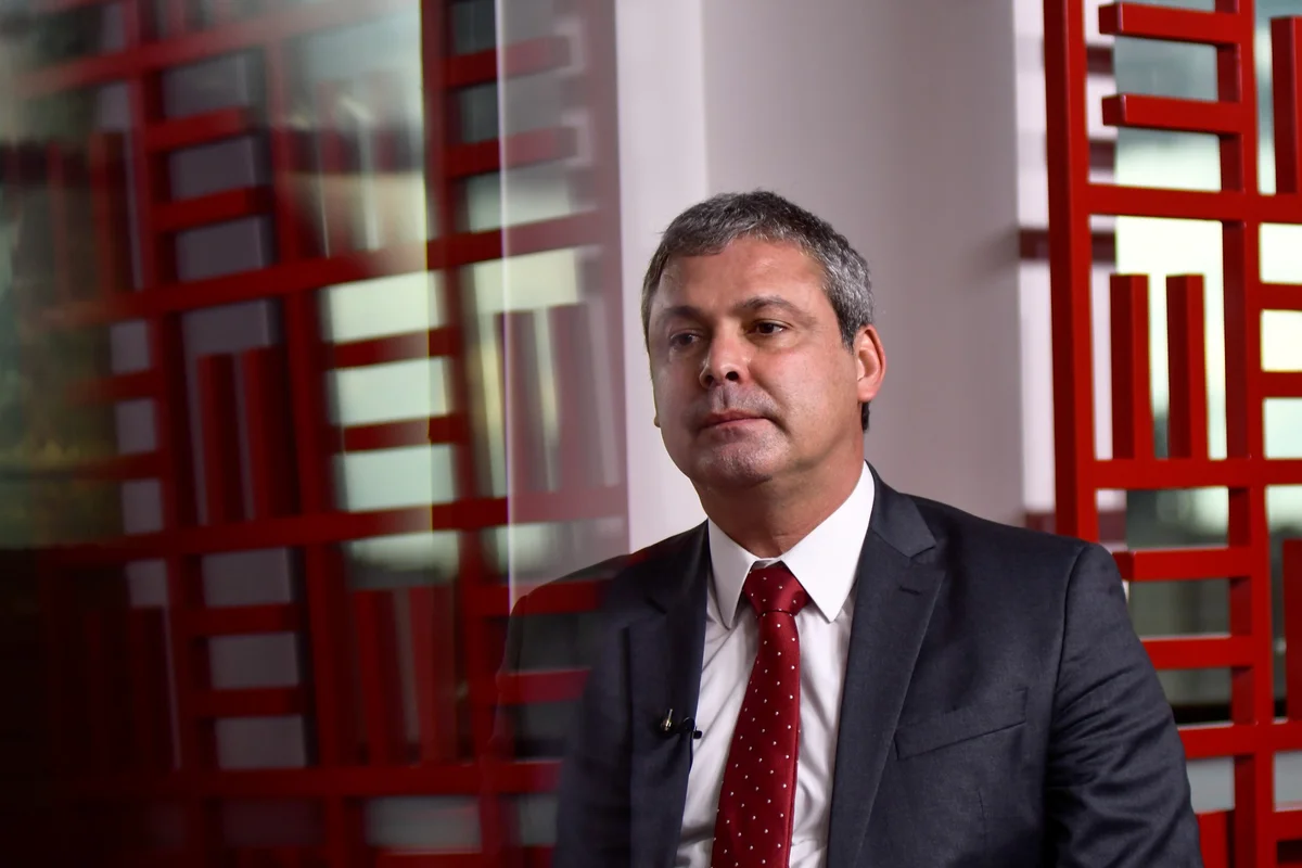 Lindbergh Farias acusa Flávio Bolsonaro de mentir sobre conhecimento de banqueiro