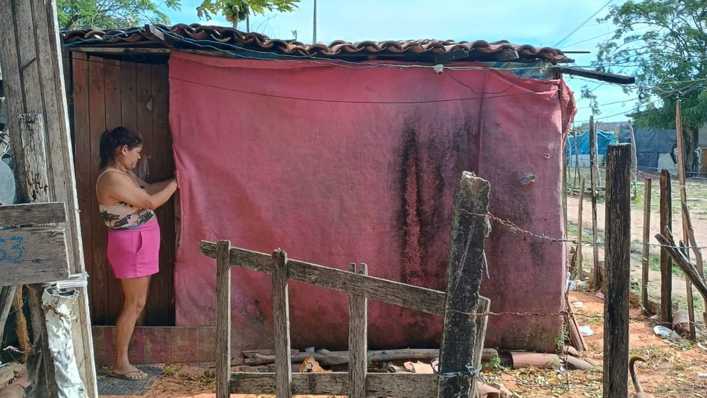 Luiz Beltrame: o luto e a precariedade sob o teto de compensado