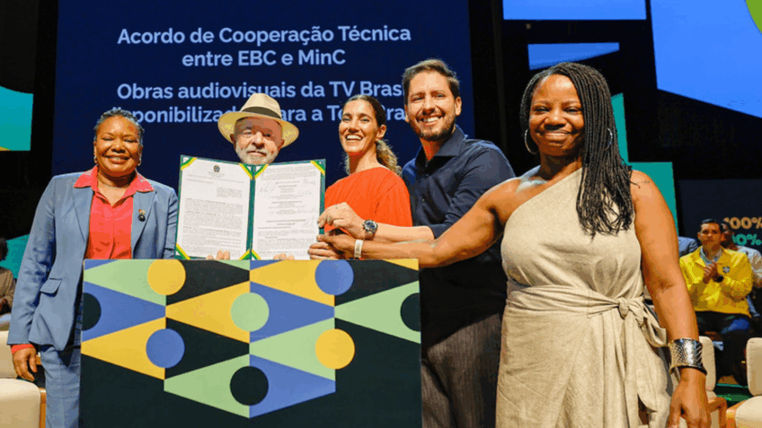 Lula afirma que Brasil vive o auge de sua respeitabilidade internacional