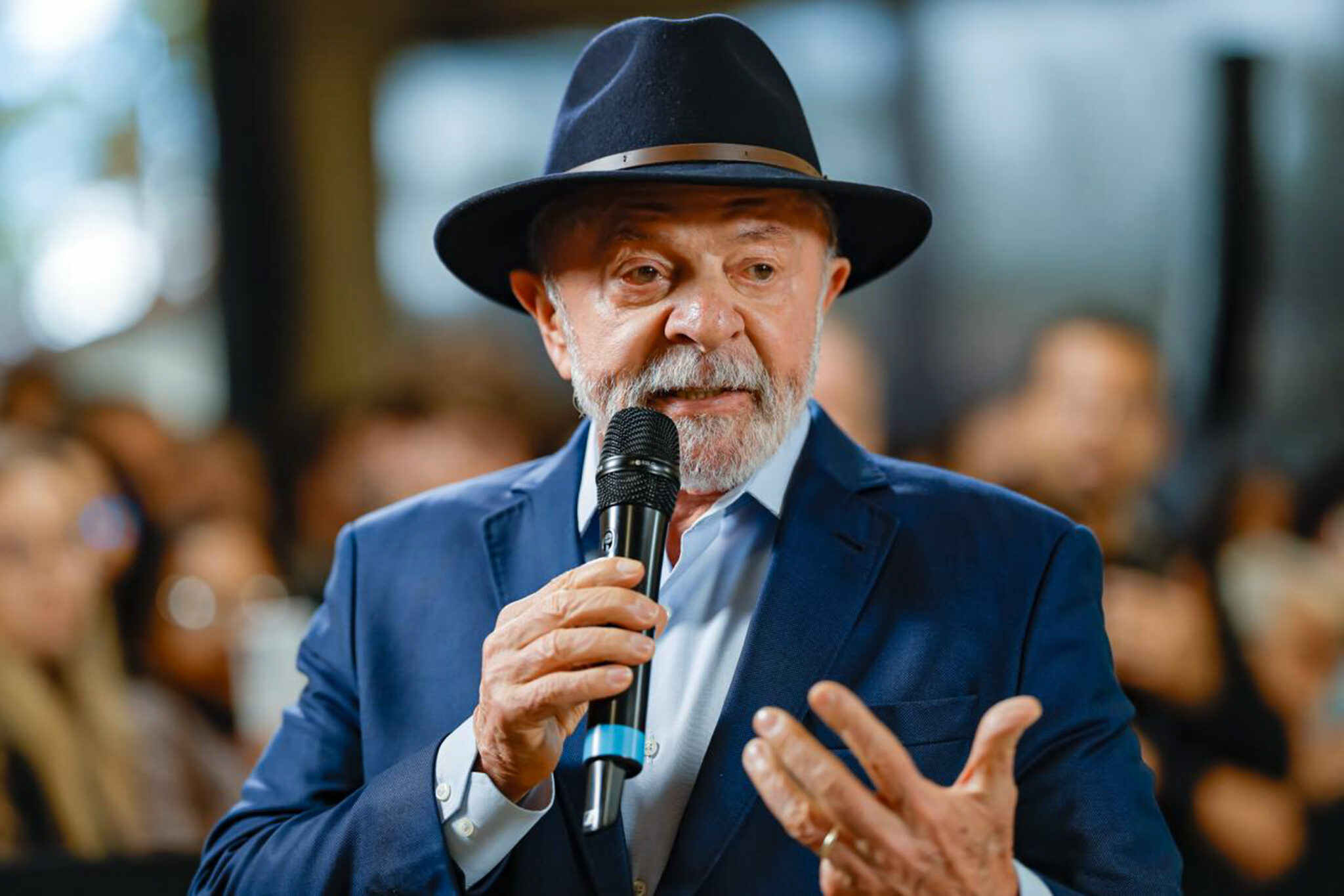 Luiz Inácio Lula da Silva critica retorno da Seleção após eliminação na Copa