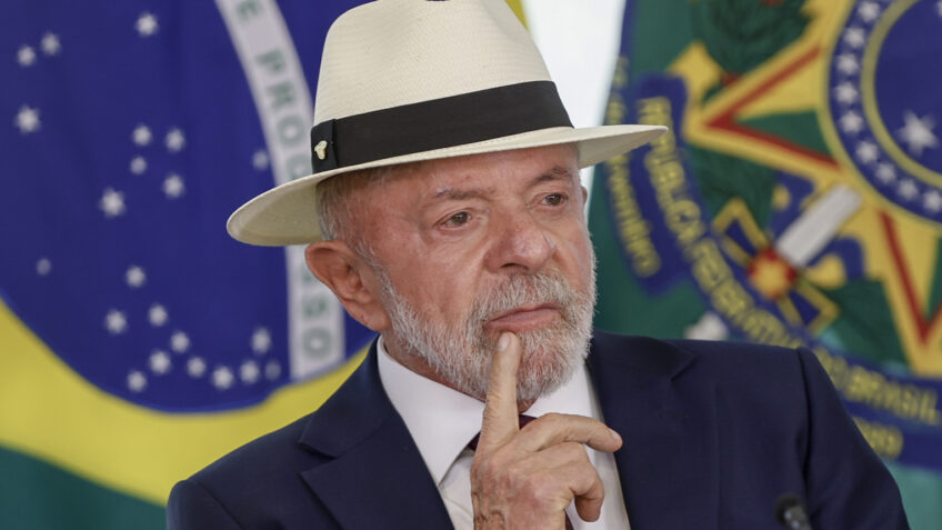 Lula propõe fim da escala 6x1 e novo Desenrola no Dia do Trabalho