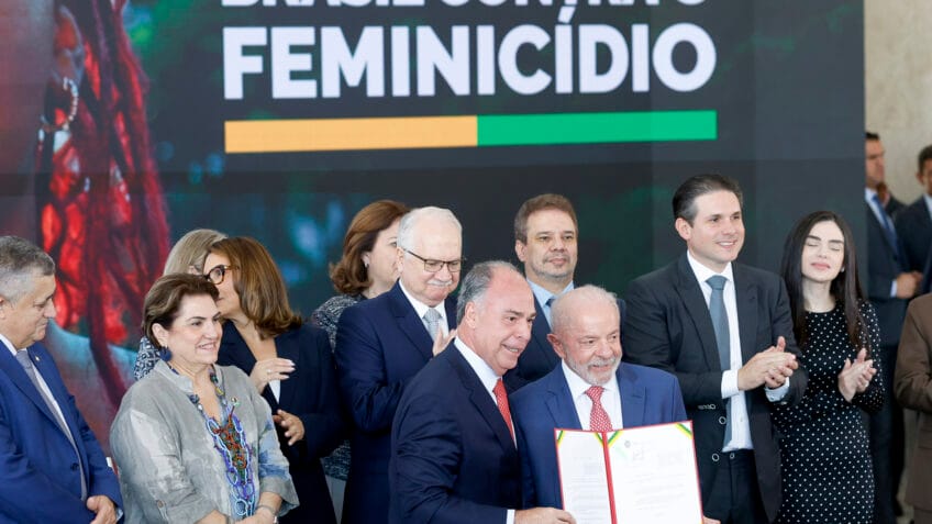 Presidente Lula reitera não ser contra a internet após endurecer regras para big techs